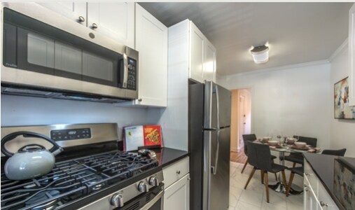 Building Photo - 27 Walker St