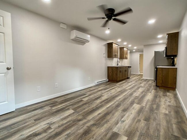 Building Photo - 423 Adams Ave