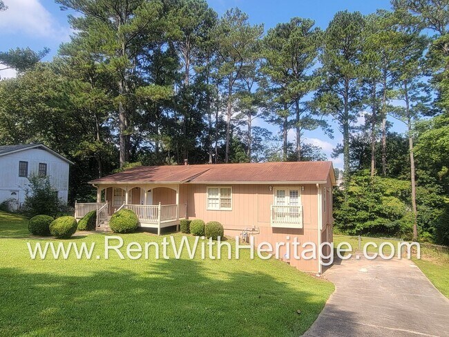 Foto del edificio - GREAT HOME / 3 BEDROOMS AND BONUS ROOM / GREAT LOCATION /  PRIVATE FENCED YARD