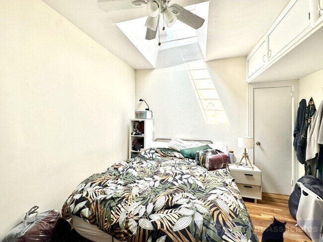 Foto del edificio - 318 West 107th Street