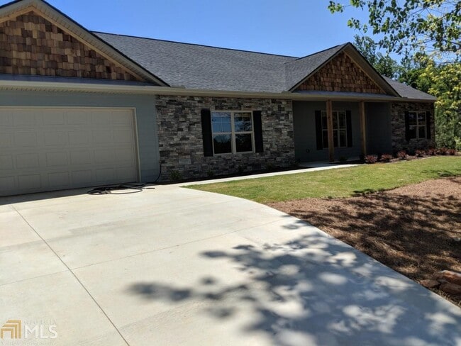 Building Photo - 6563 Sunset Dr
