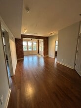 Building Photo - 200 E 43rd St