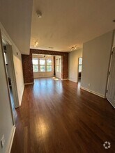Building Photo - 200 E 43rd St