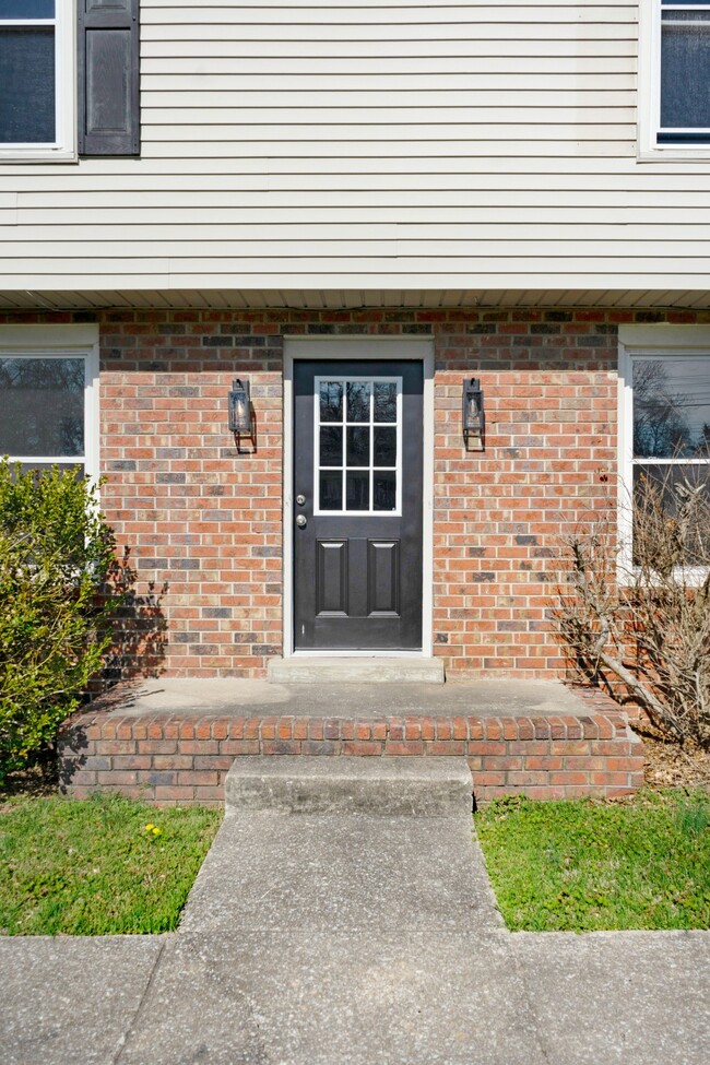 Building Photo - 179 Anderson Ln