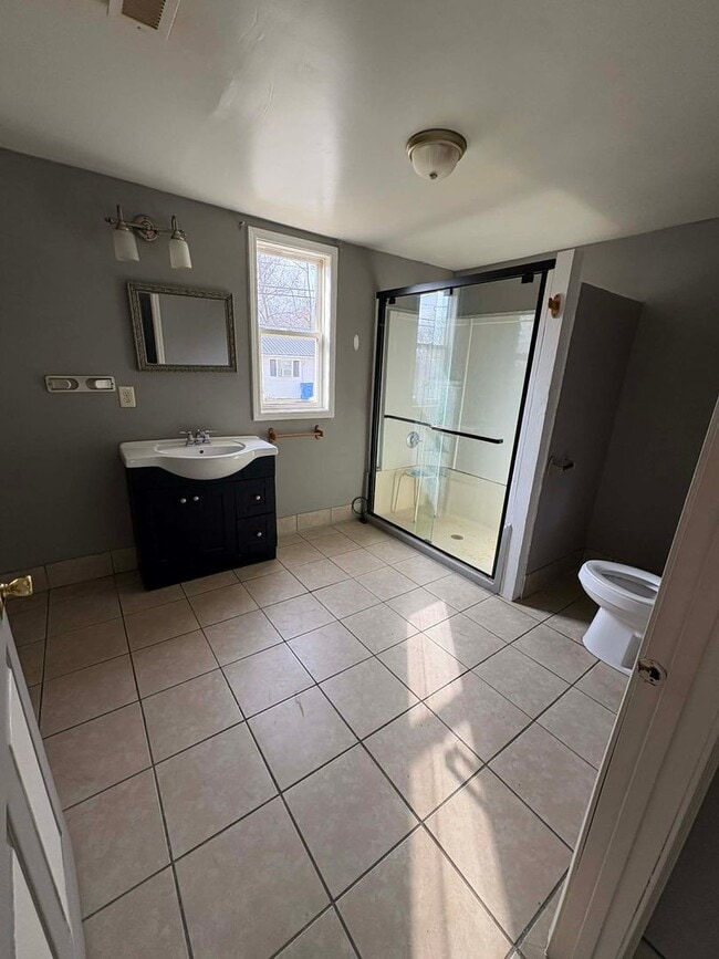 Building Photo - Charming 1 Bed, 1 Bath Home