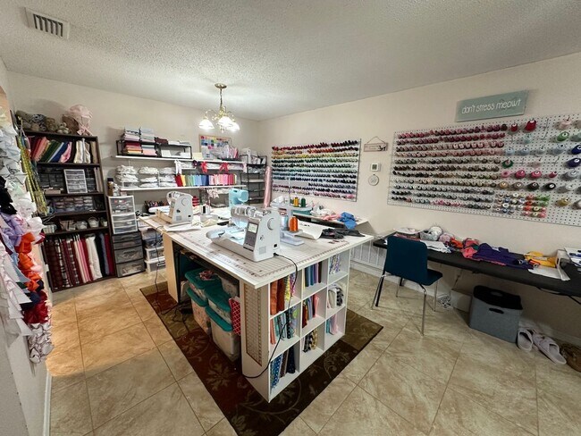Foto del edificio - Cute 2 Bedroom 2 Bathroom 2 Car Garage Tow...