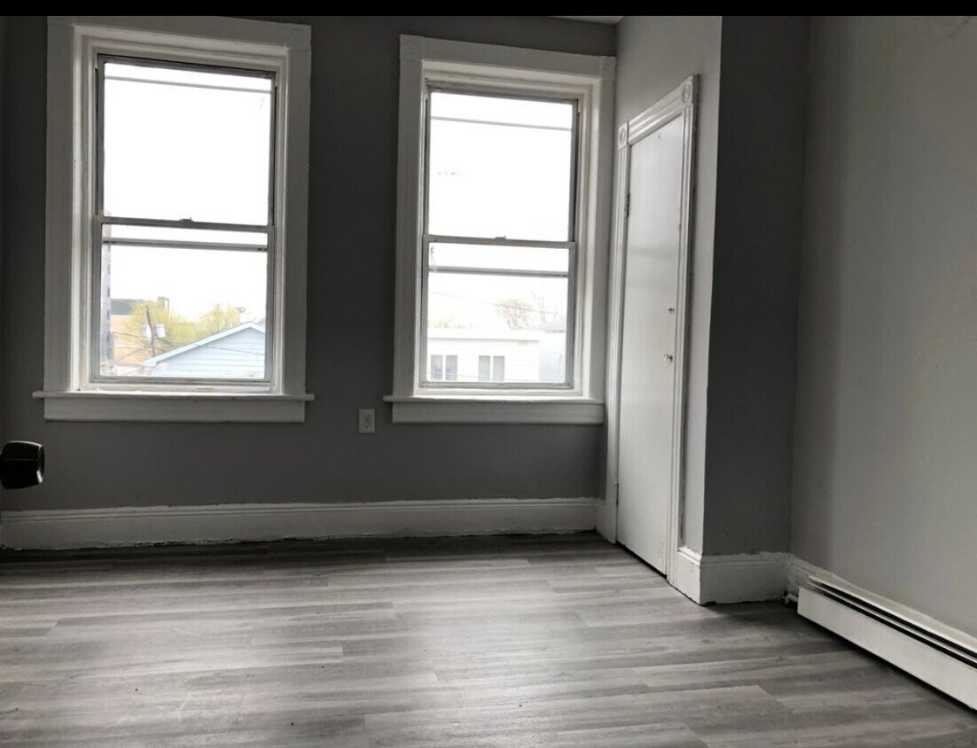 Foto del edificio - 85 E 25th St