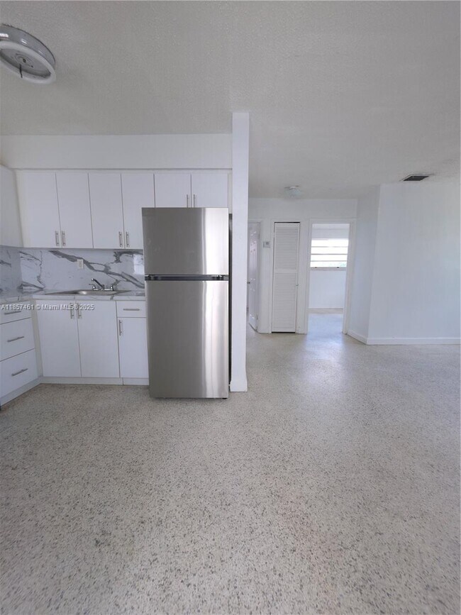 Foto del edificio - 1152 NW 6th St