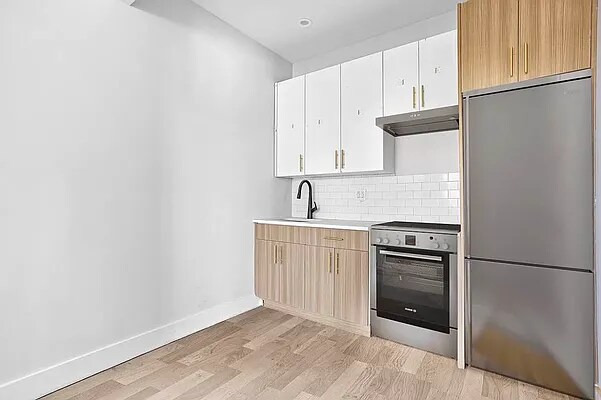 Foto del edificio - 2057 Strauss St