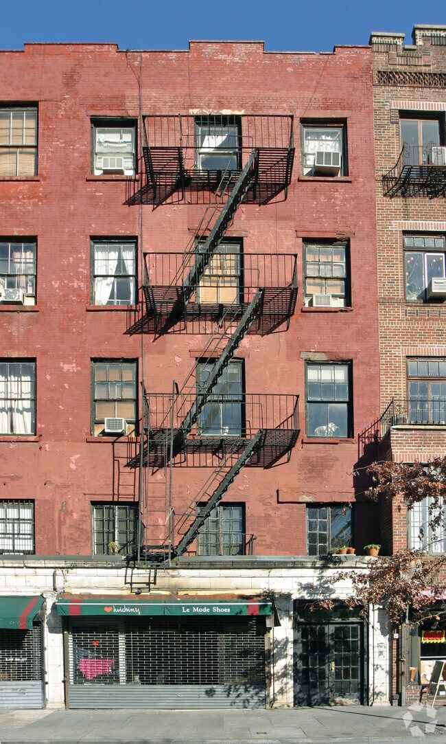 21 - 25 W 8th St - 25 West 8th Street