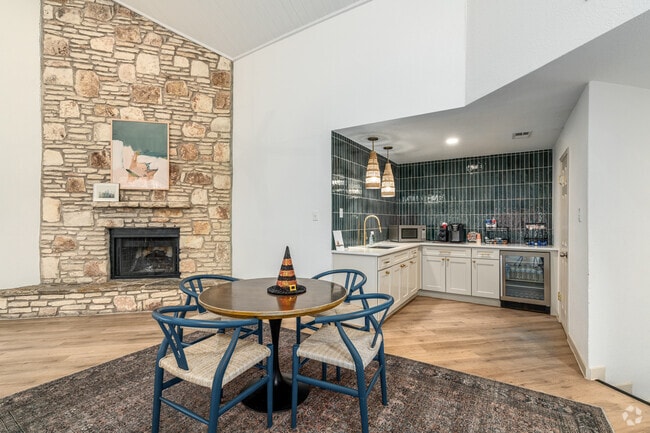 Clubhouse - Lyv Austin