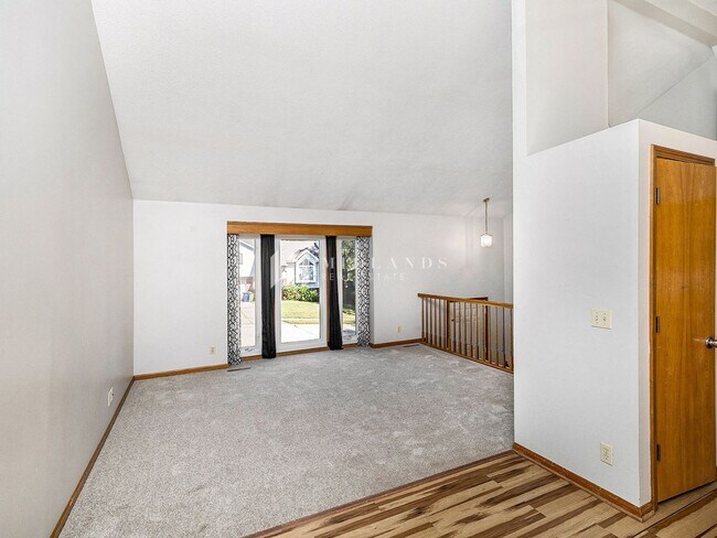 Foto del edificio - Two Springs Split Entry home