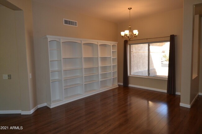 Foto del edificio - 15903 W Falcon Ridge Dr