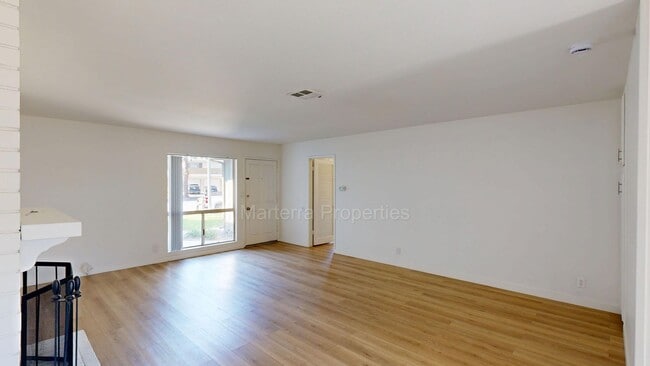 Foto del edificio - Ren Cir