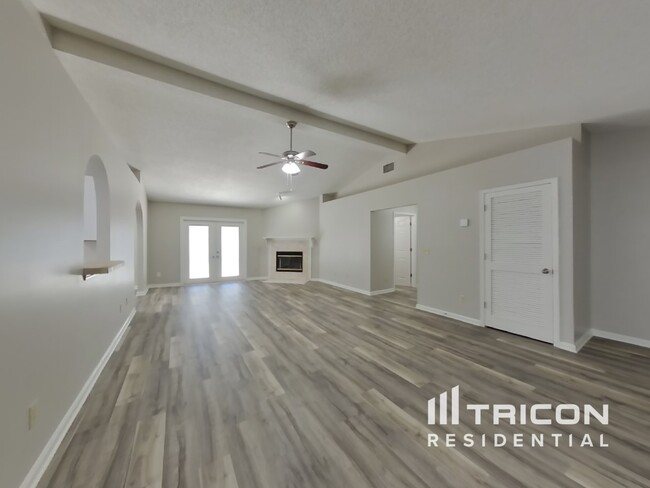 Foto del edificio - 7833 Enderby Ct