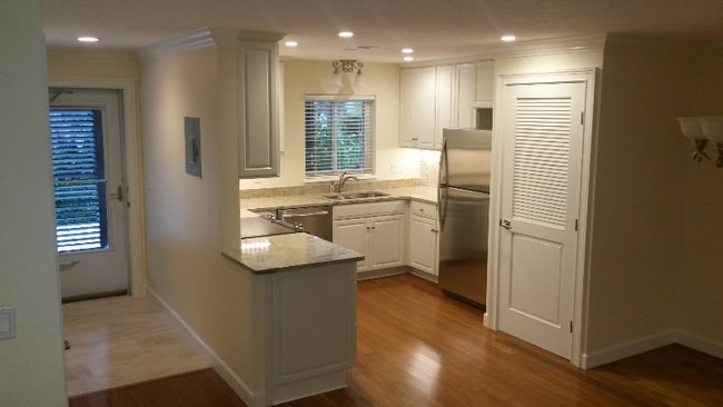 Building Photo - 210 Magnolia Rd