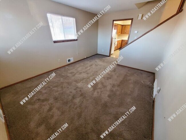 Building Photo - Duplex in Merriam-Available NOW!!!