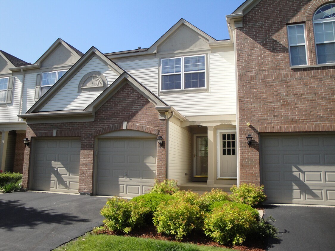 Primary Photo - 2807 Stonewater Dr