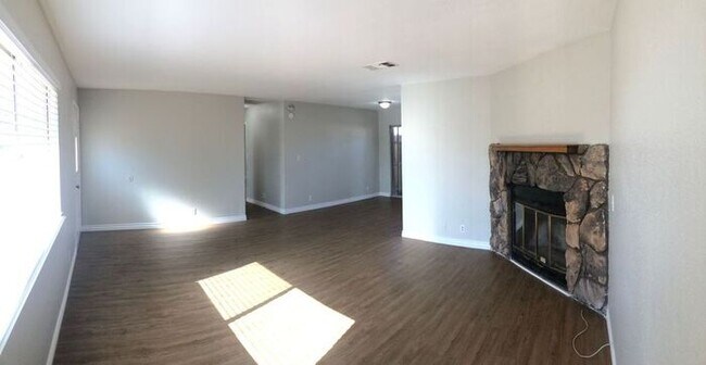 Building Photo - Pet-Friendly Two Bedroom Home With A Firep...