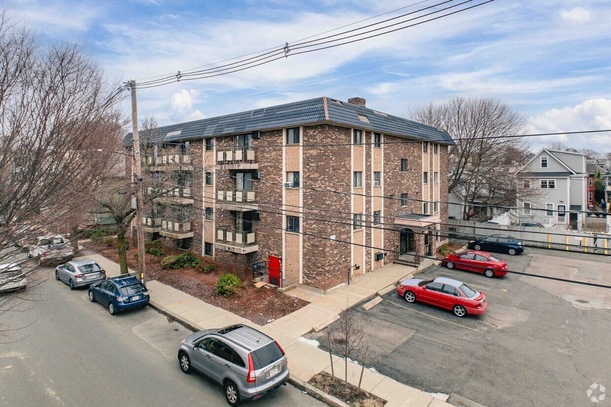301-303 Lowell St - Lowell House Condominium