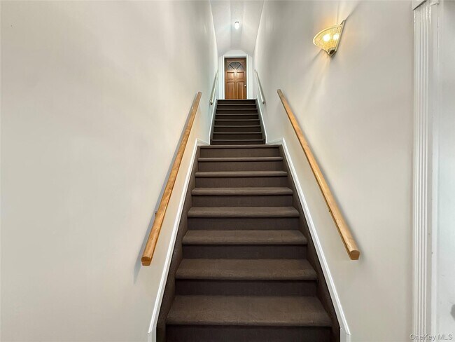 Foto del edificio - 70 High Point Cir