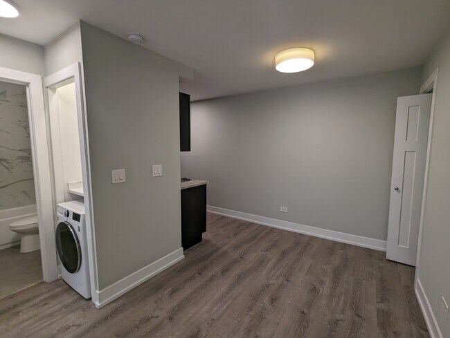 Foto del edificio - 511 W Barry Ave