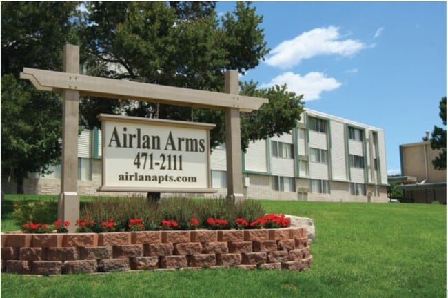 Building Photo - Airlan Arms