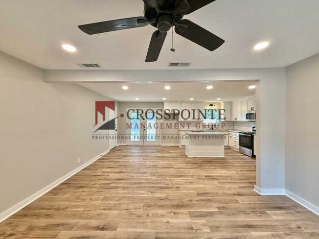 Building Photo - Newly Renovated 3 Bedroom 1.5 Bathroom Home!