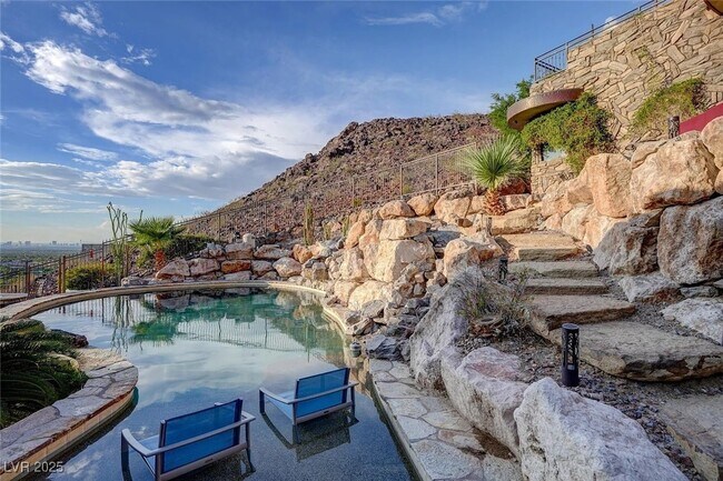 Foto del edificio - 1608 Liege Dr