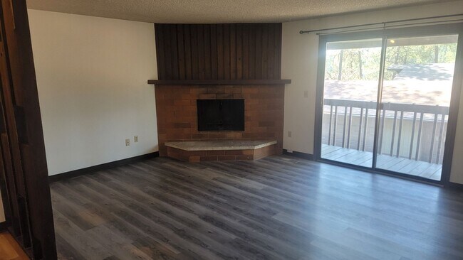 Foto del edificio - 2-bedroom Apartment In Hangman Valley