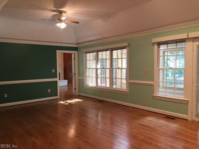 Foto del edificio - 4 BR 3.5 BA Single Family Home