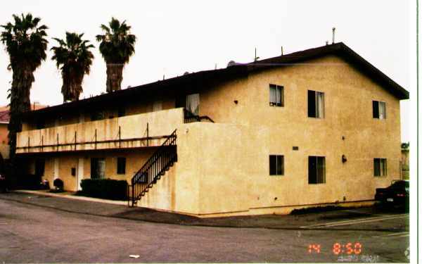 Foto del edificio - 9136 Cedros Ave