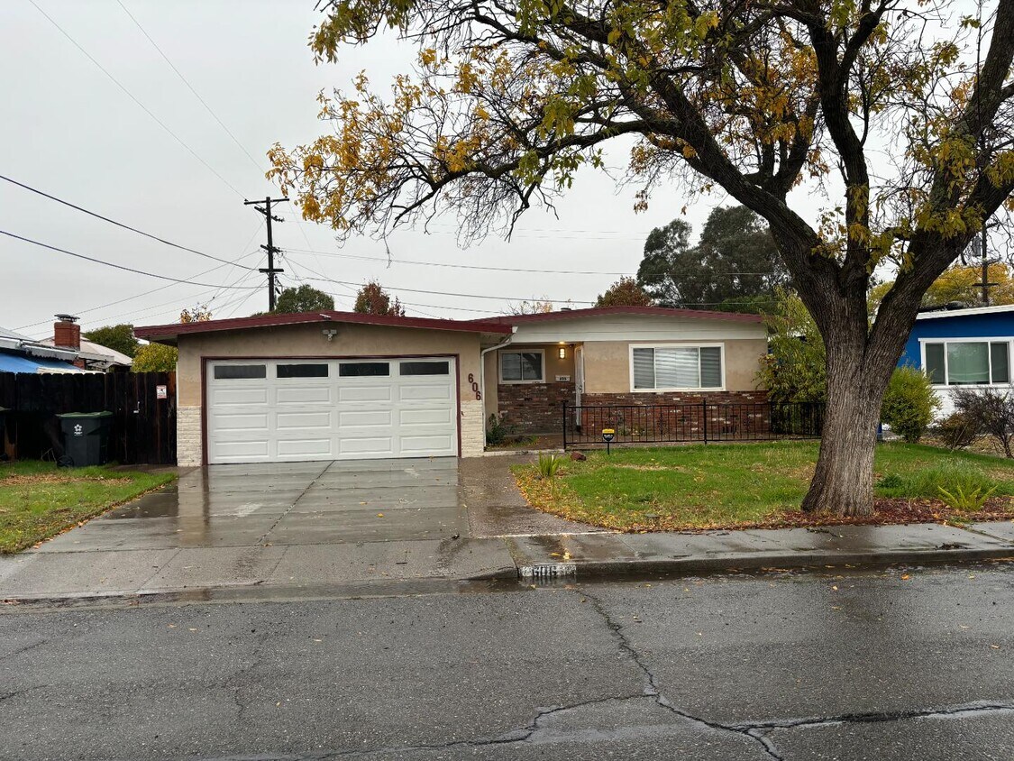 Foto principal - 606 E Colorado St