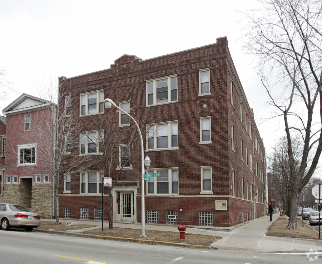 Primary Photo - Lakeview Apartments