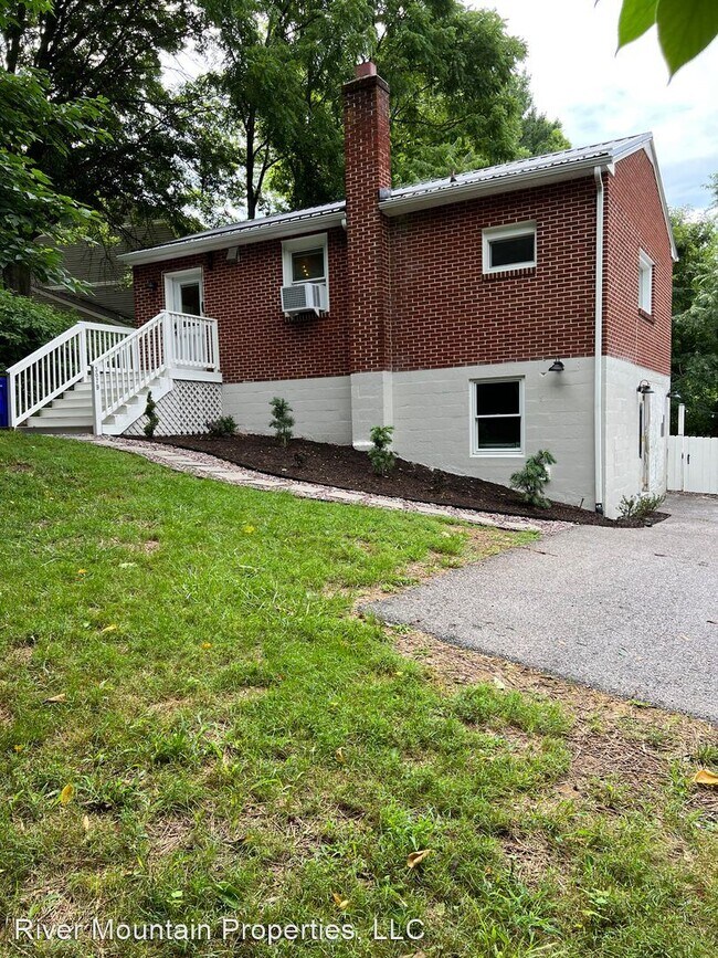 Building Photo - 2 br, 1 bath House - 307 B Ellett Road