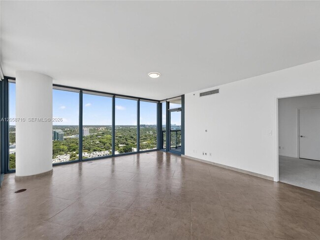 Foto del edificio - 601 NE 36th St