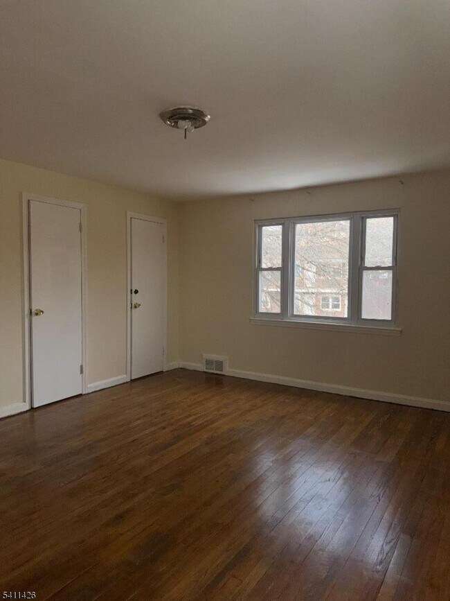 Building Photo - 128 Lincoln St