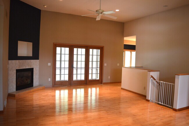 Foto del edificio - 4734 Bergamot Way