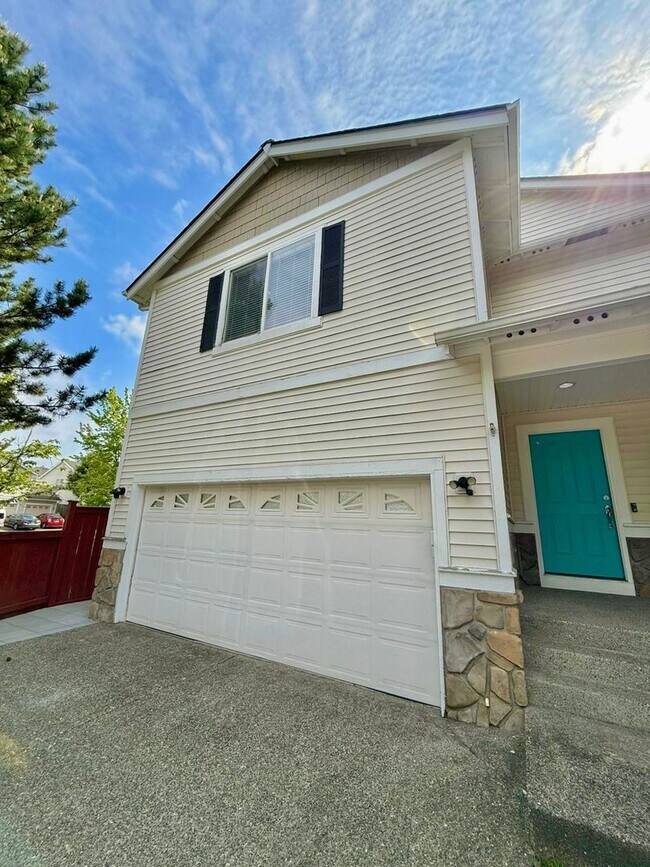 Foto del edificio - Spacious 4-Bedroom Berkshire Glen Home wit...