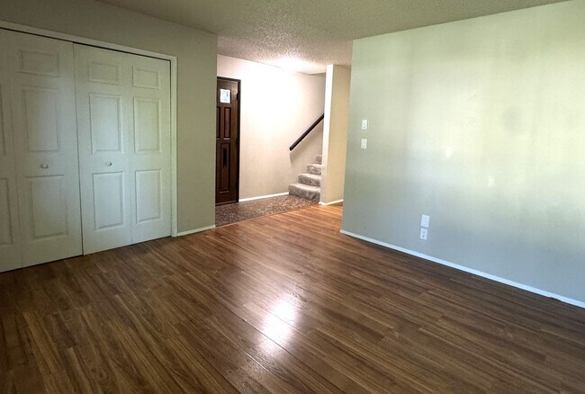 Foto del edificio - 6341 Sand Point Way NE