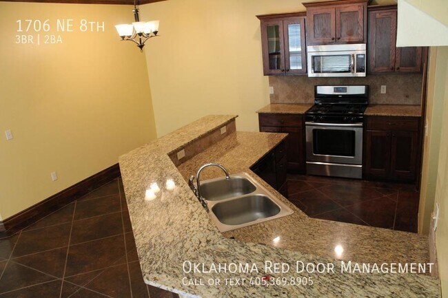 Foto del edificio - 1706 NE 8th-