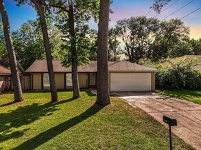 Building Photo - 23207 Naples Dr