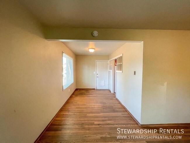 Foto del edificio - 2009 NW Tyler Ave