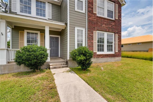 Building Photo - 5611 Midcrown Dr