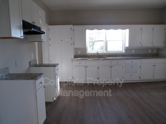 Building Photo - 5521 Avenue K