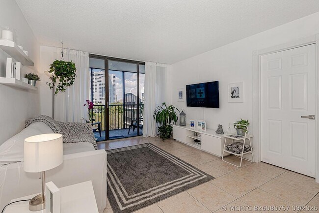 Foto del edificio - 3475 N Country Club Dr