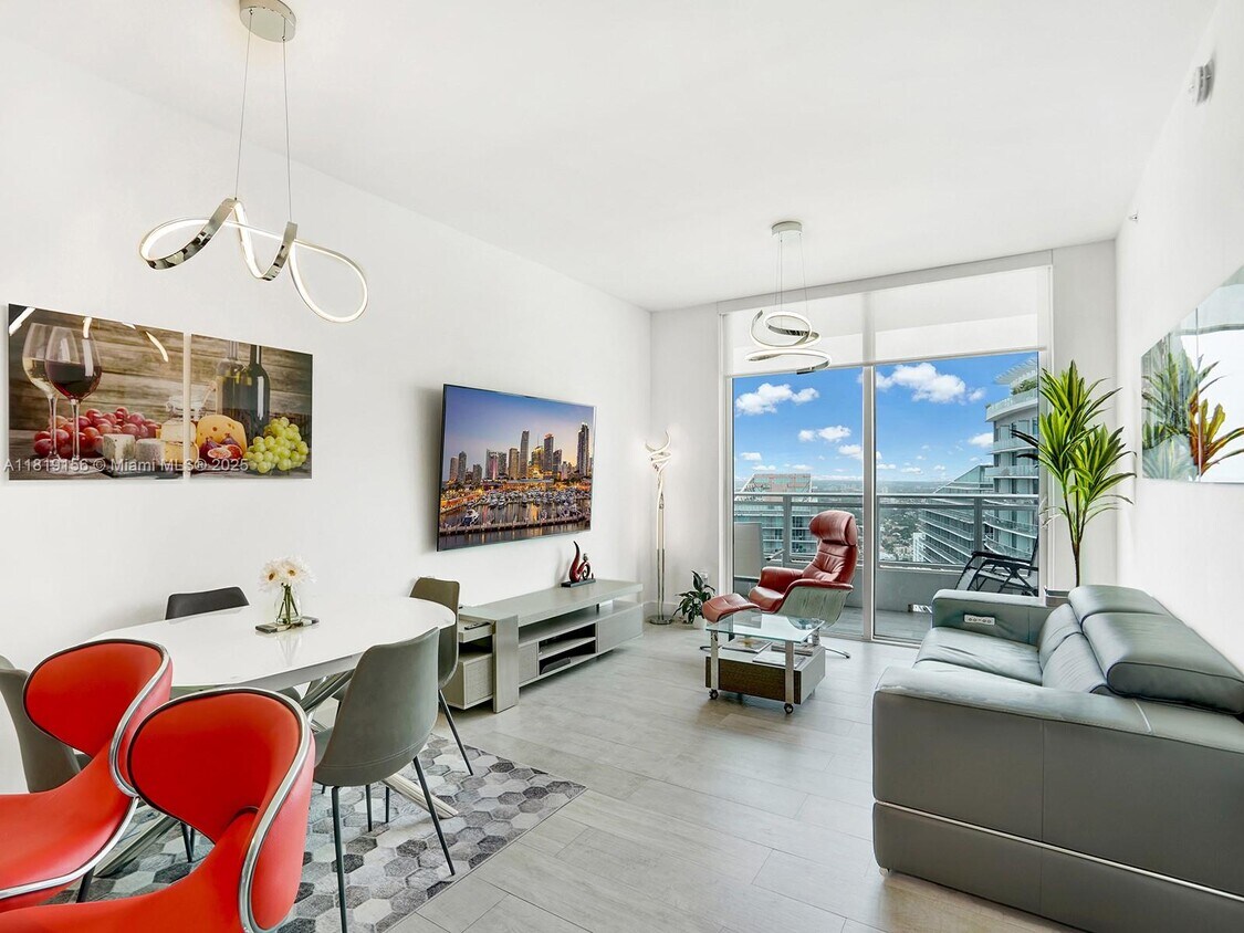 Primary Photo - 1080 Brickell Ave
