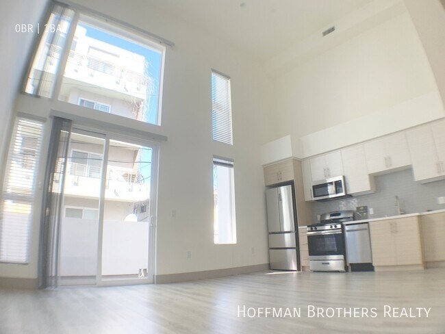 Foto del edificio - 1039 S Hobart Blvd