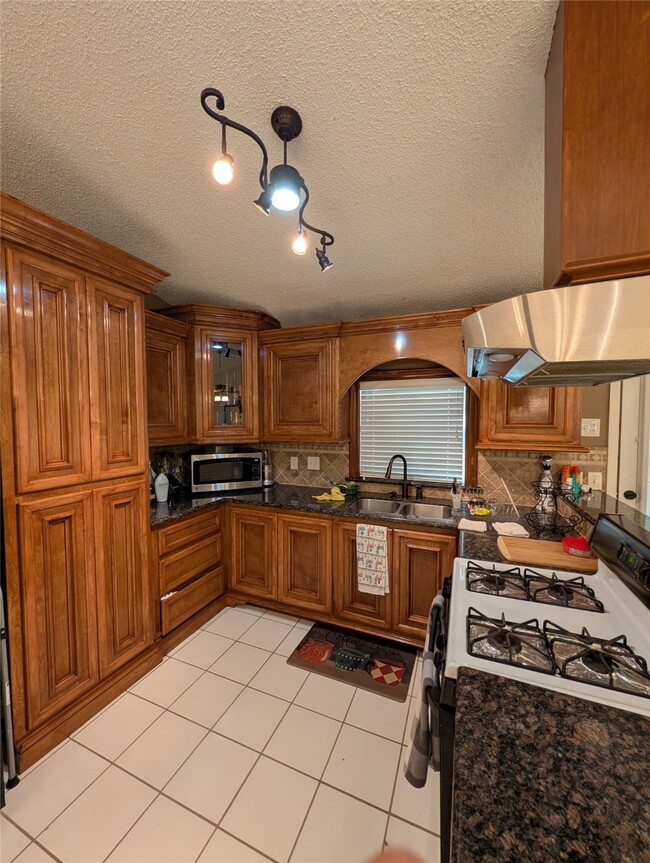 Building Photo - 11415 Poplarwood Ct