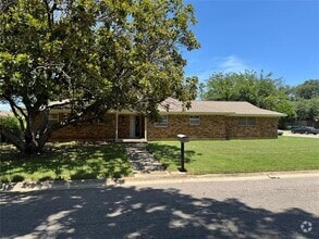 Building Photo - 1009 Imperial Dr